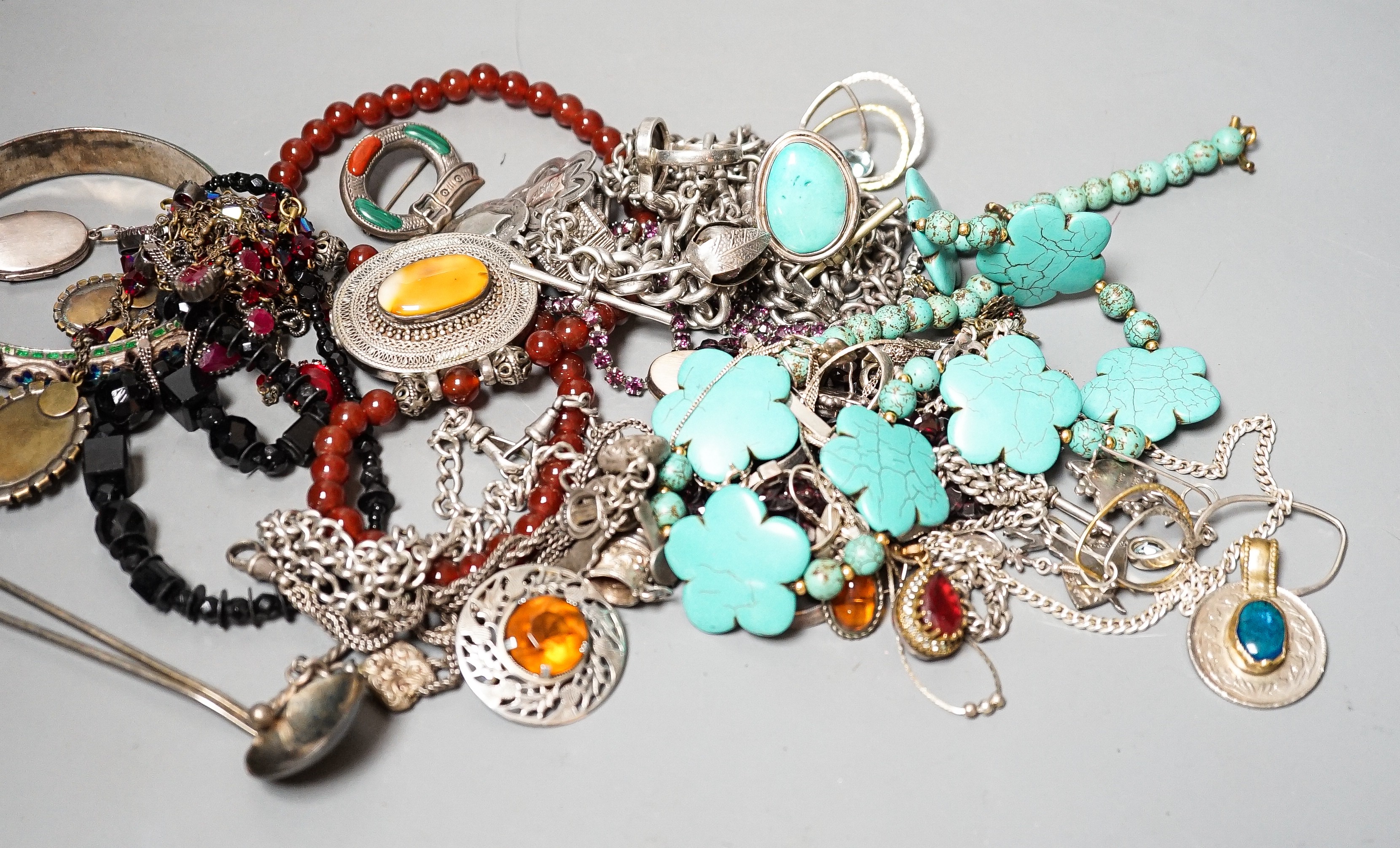 Mixed jewellery etc. including jet, silver and white metal and six amber set spoons.